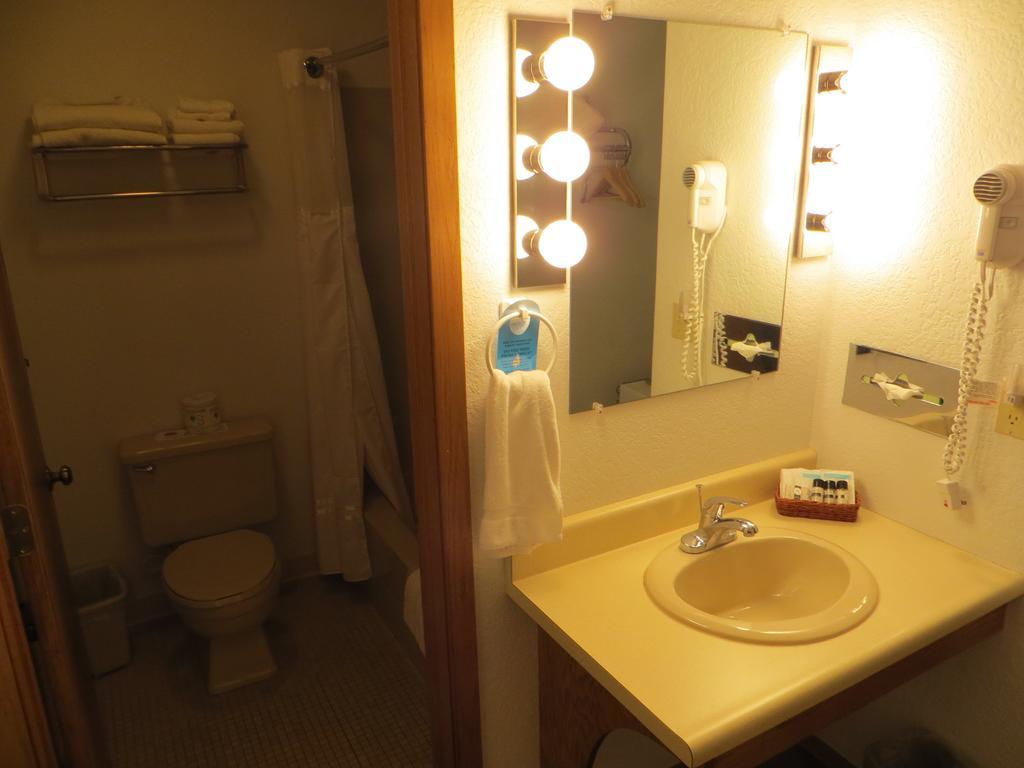 The Nordic Lodge Sister Bay Habitación foto